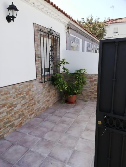 Casa Familiar Patio Y 2 Banos Con Aire Acondicionado * Málaga